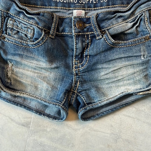 Mossimo   Shorts  Denim shorts  low rise blue/unique gold bling sides Size 1 - Picture 5 of 10